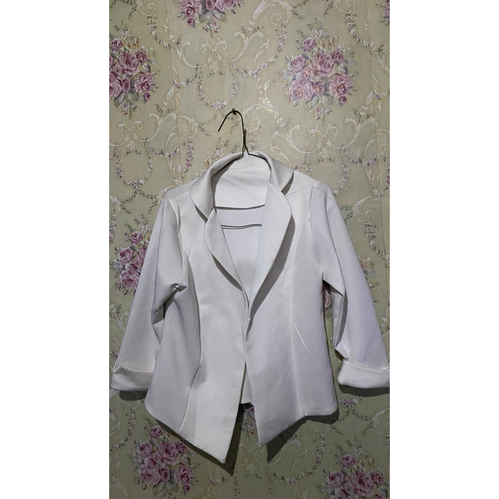 Preloved Blezer Putih