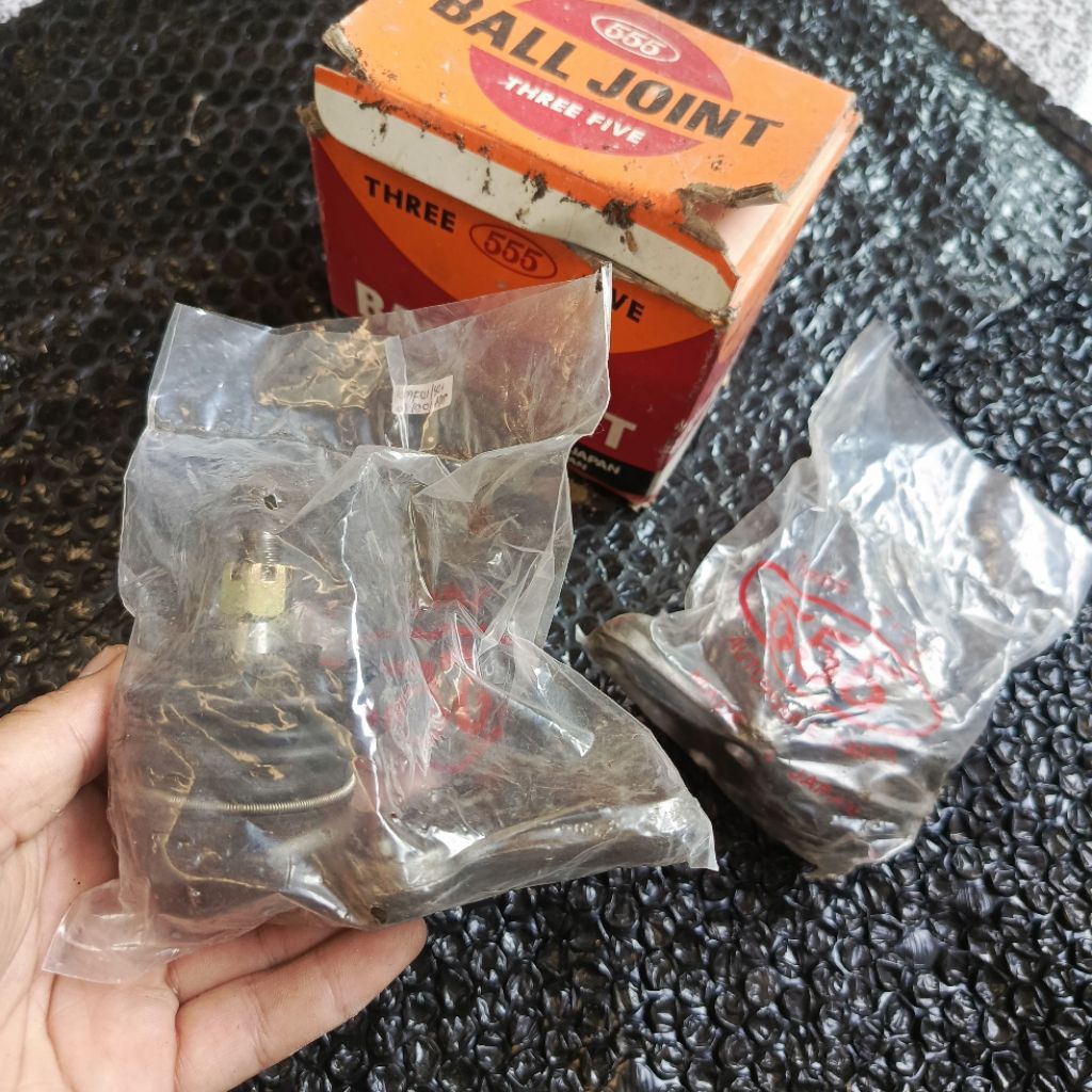 suzuki truntung ball joint bawah asli 555 suzuki carry st20