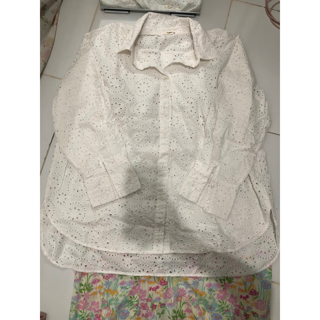 katun bolong putih