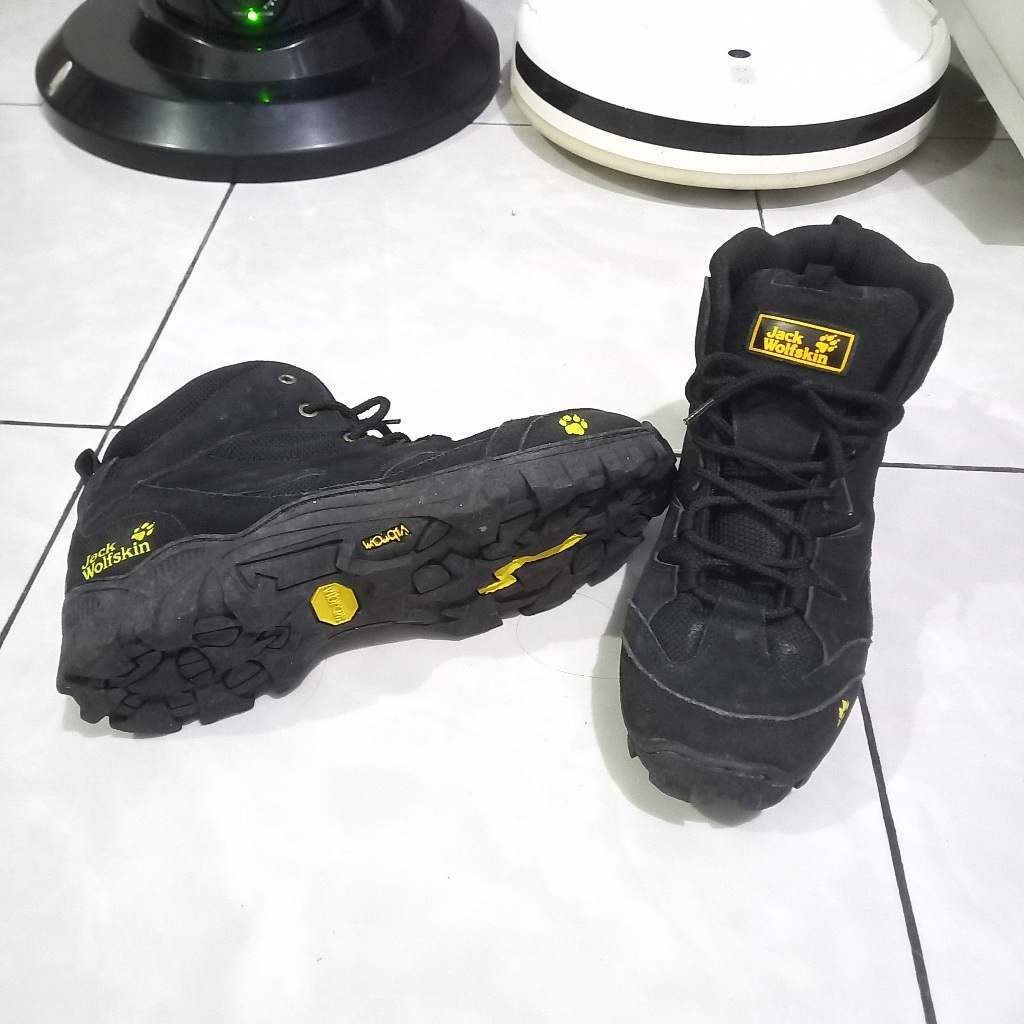 Sepatu Hiking Jack Wolfskin High Outdoor Waterproof Original size 40 second