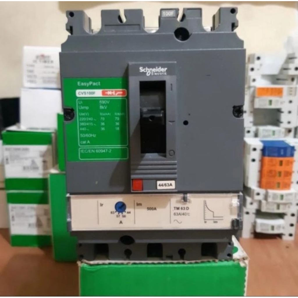 mccb cvs 500a 600a 3p Schneider