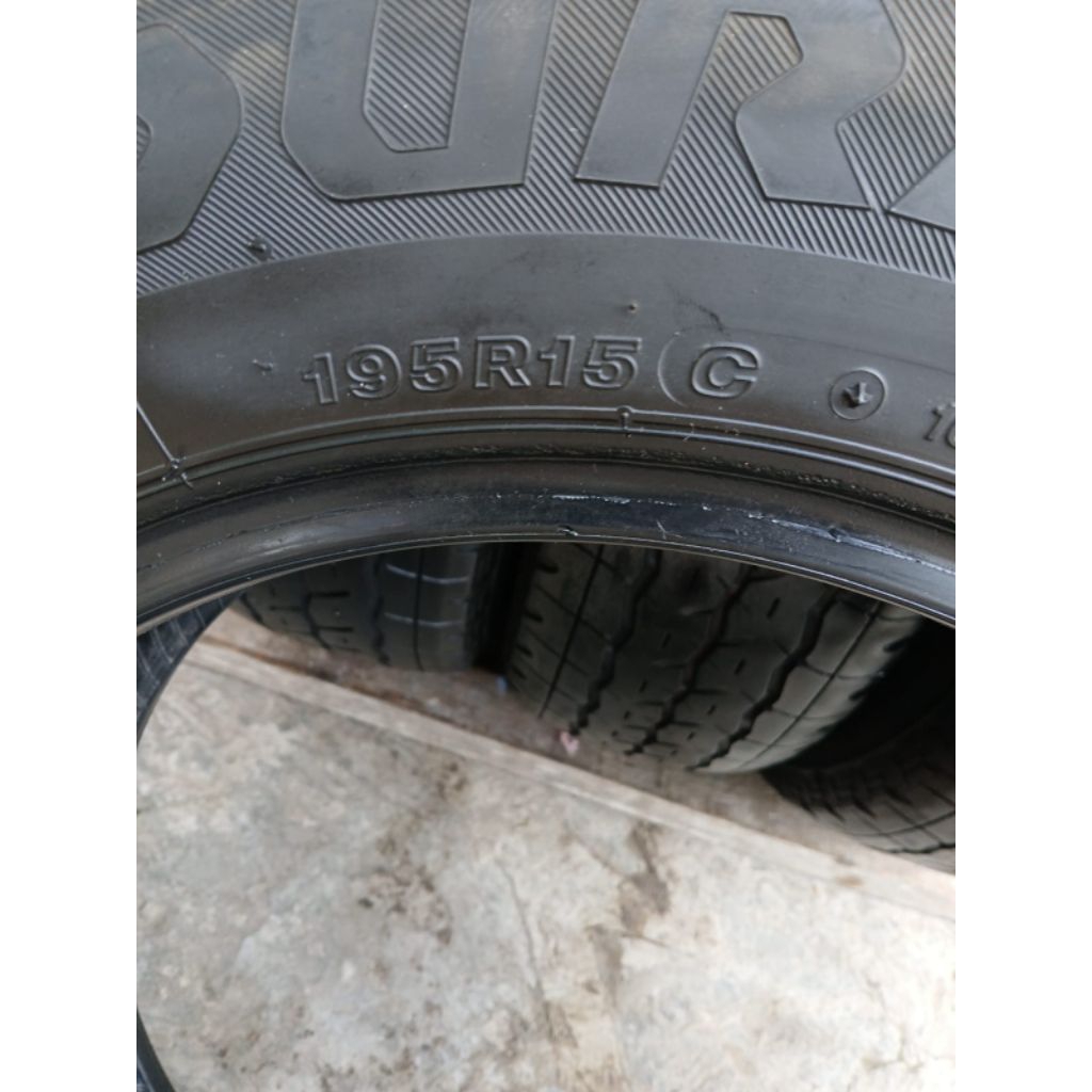 Ban Bridgestone 195 R15