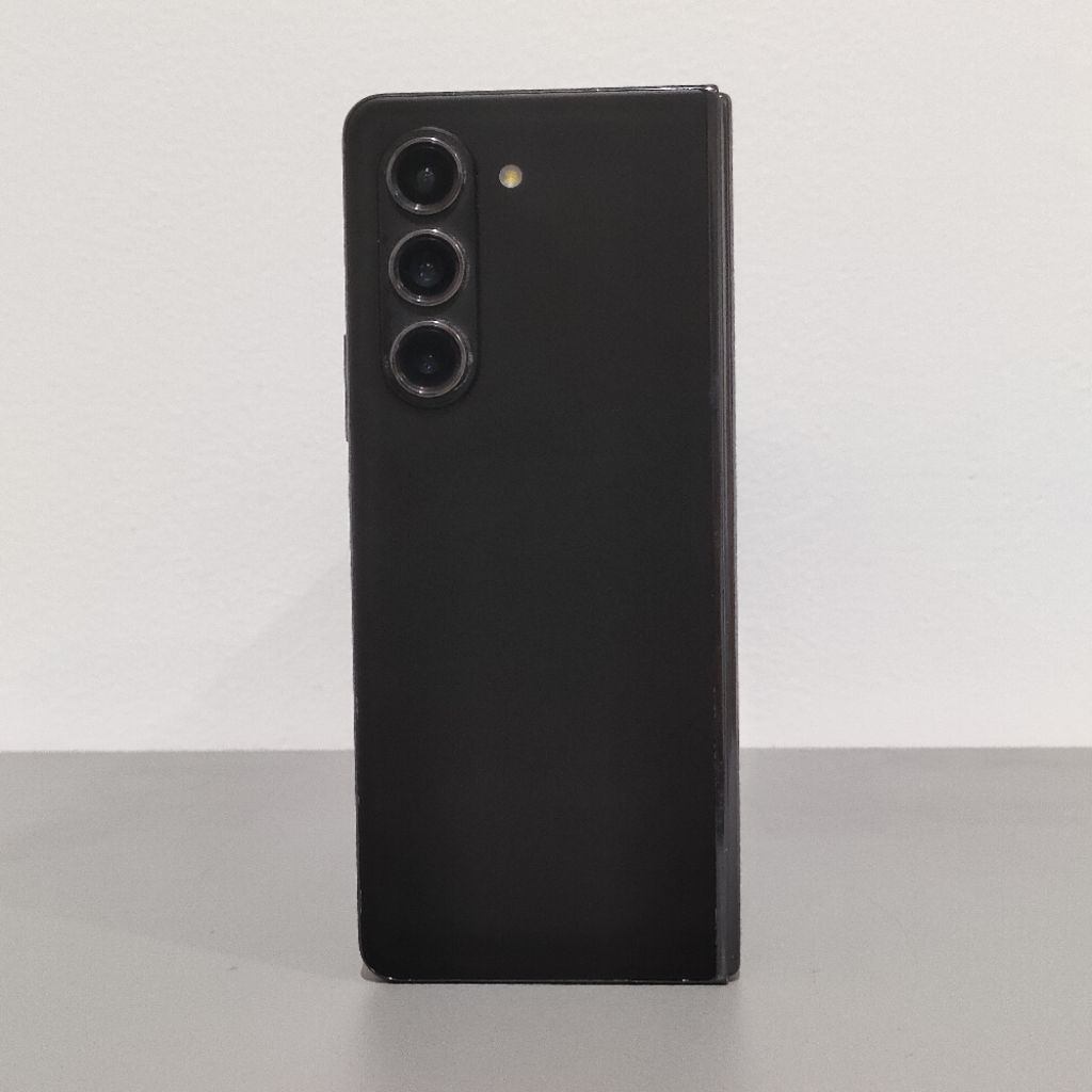 Samsung Galaxy Z Fold 5 5G 12/512 GB Ex Resmi SEIN Indonesia Second Bekas Original - Check Deskripsi