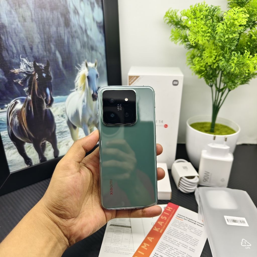 Handphone Second Xiaomi 14 5G 12/256gb Second Fullset Resmi