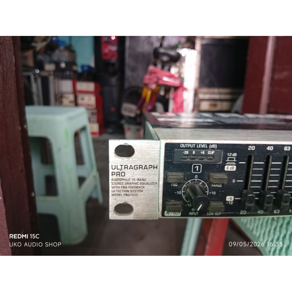 Equalizer Behringer FBQ1502 + sub bekas.