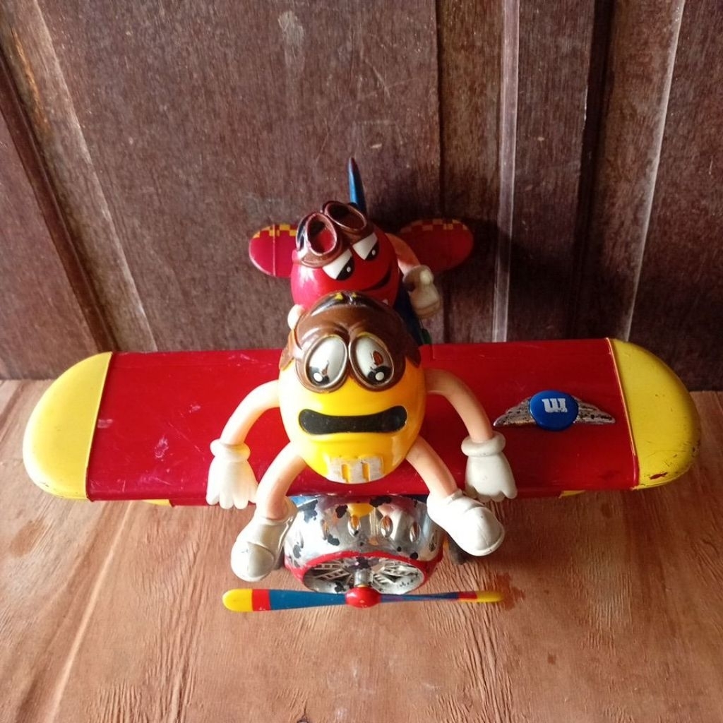 MNM Pesawat Figure