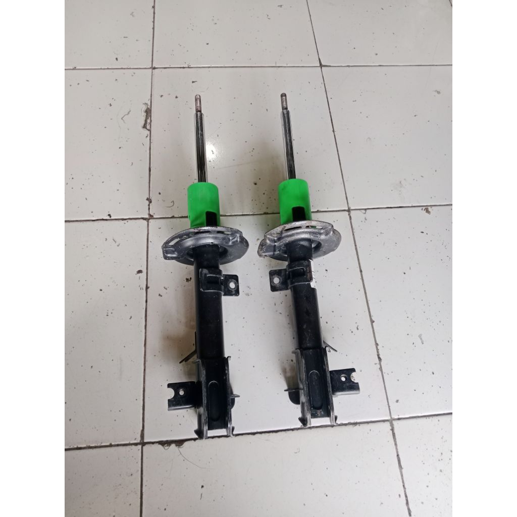 shock depan Ertiga bekas original