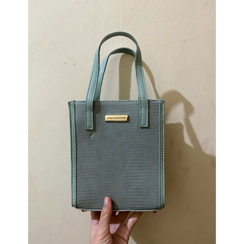 Doris Dorothea Sling Bag