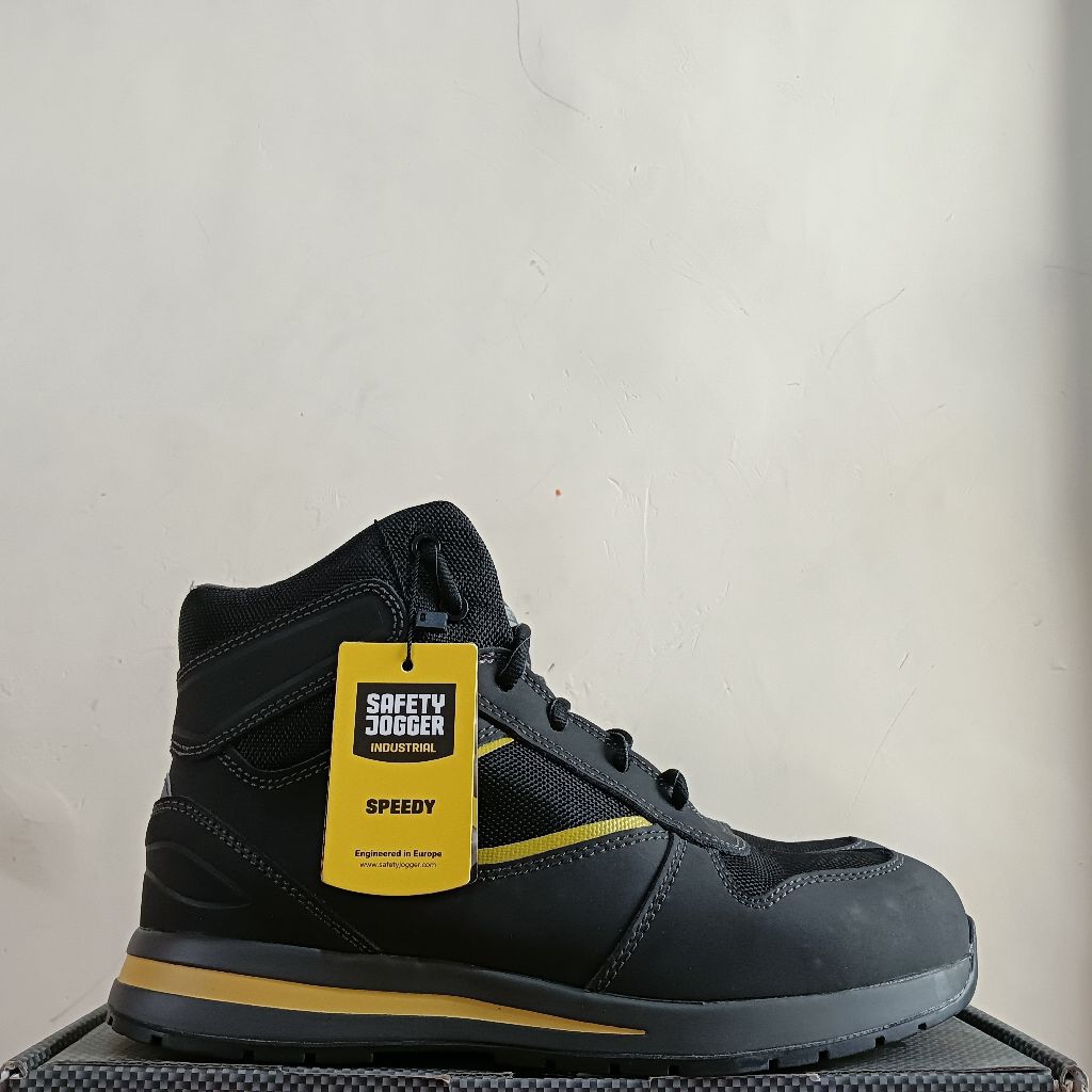 BNIB safety Jogger works shoes size 41