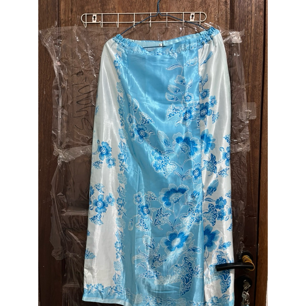 Rok kebaya encim preloved satin semi sutra