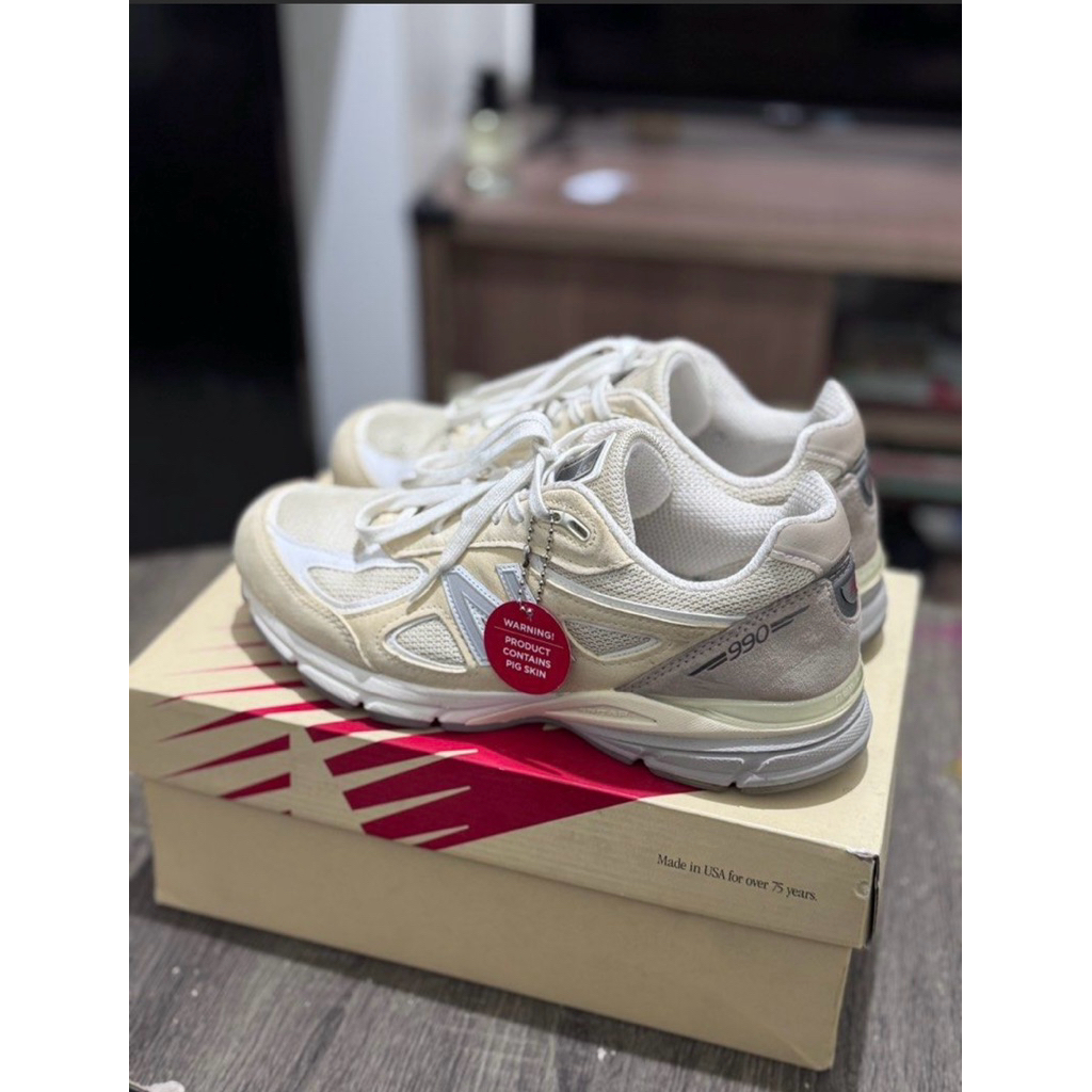 New Balance 990V4 Pig Skin