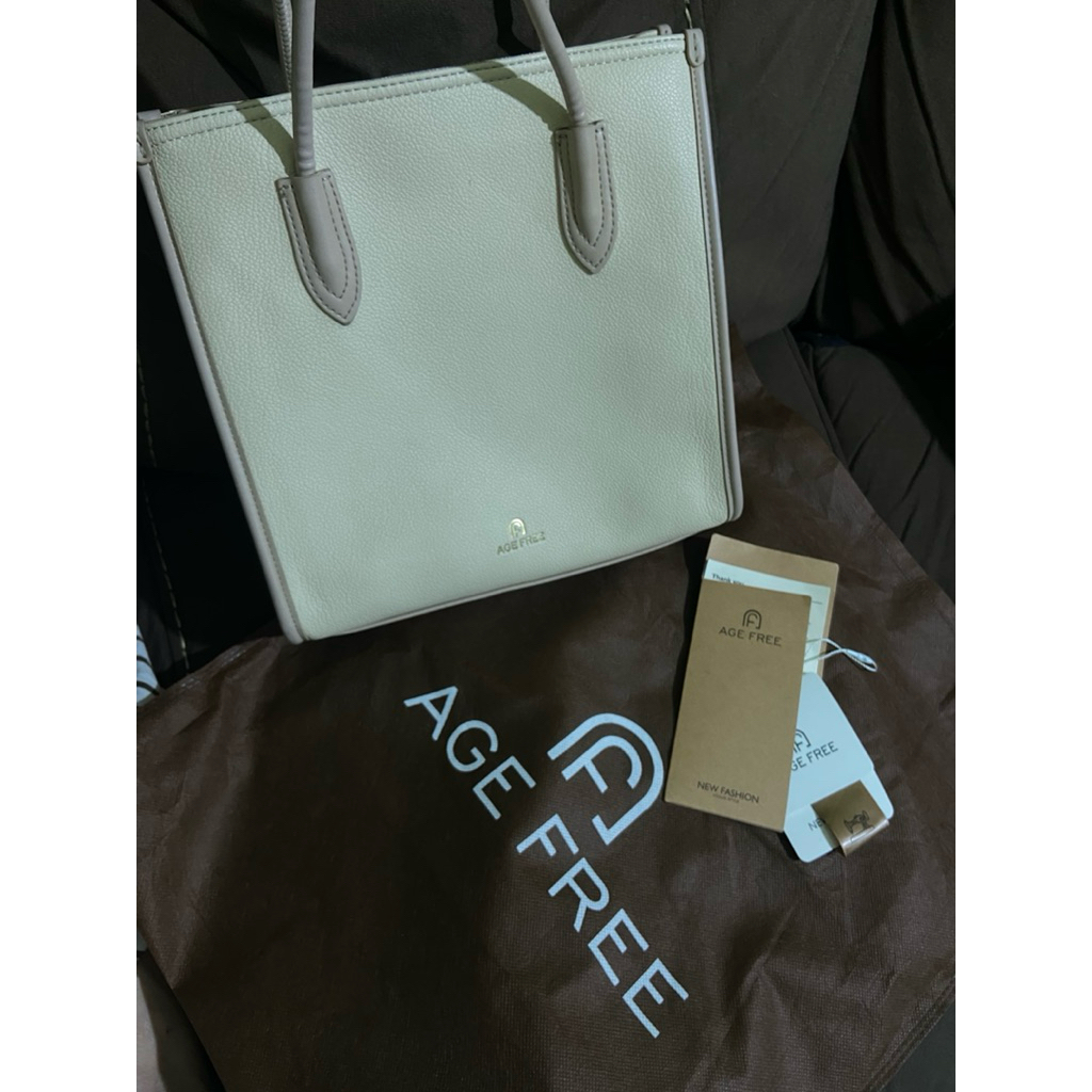 Age Free shoulder bag