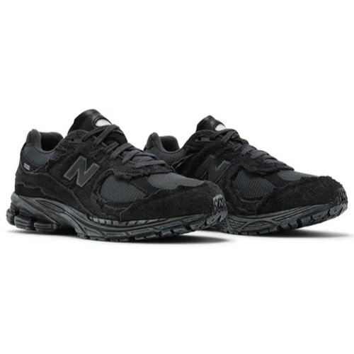 Sepatu NB 2002R Phantom Black