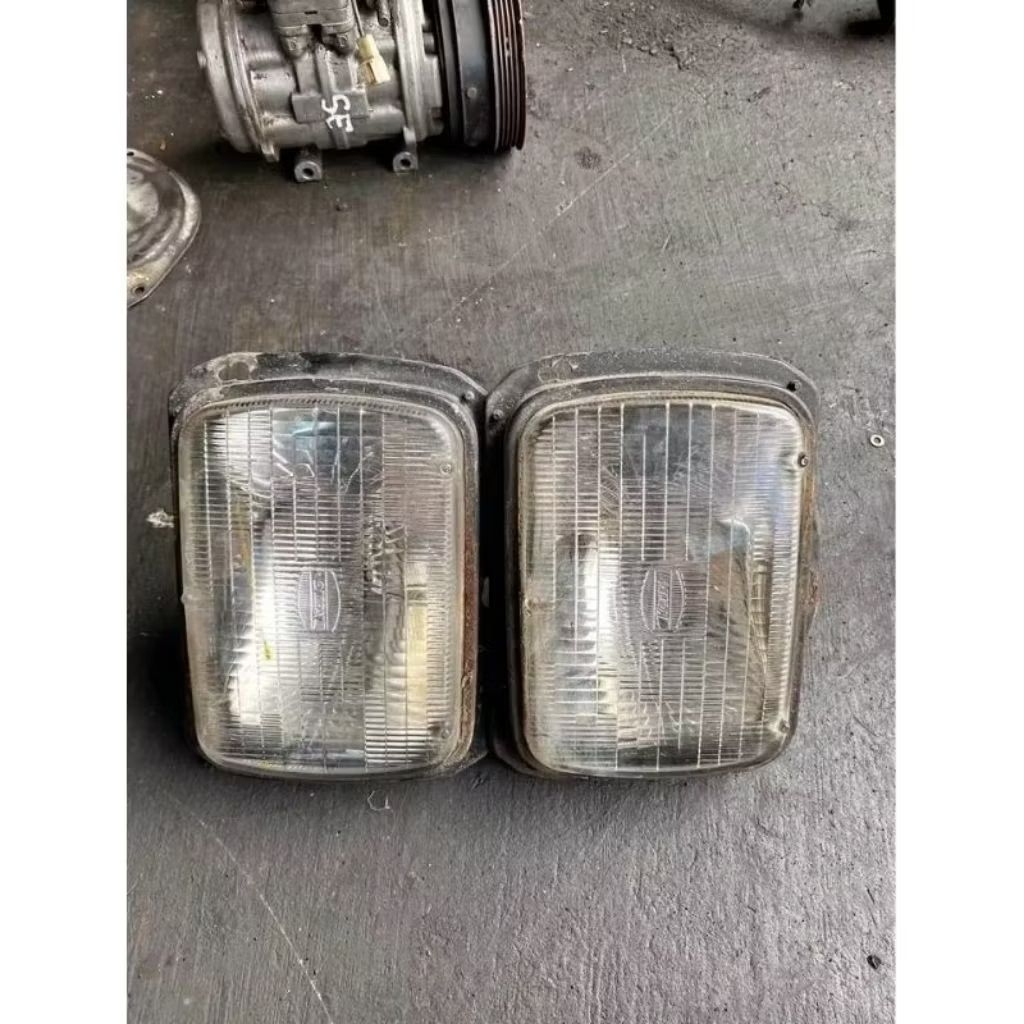 Jual Headlamp Head lampu kijang super  merek koito copotan 2pcs