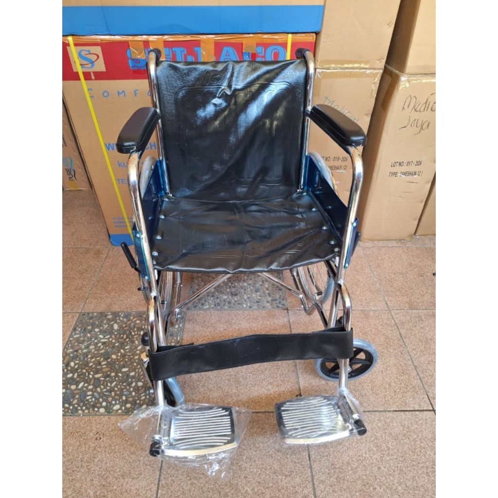 kursi roda standar rumah sakit kursi roda lansia
