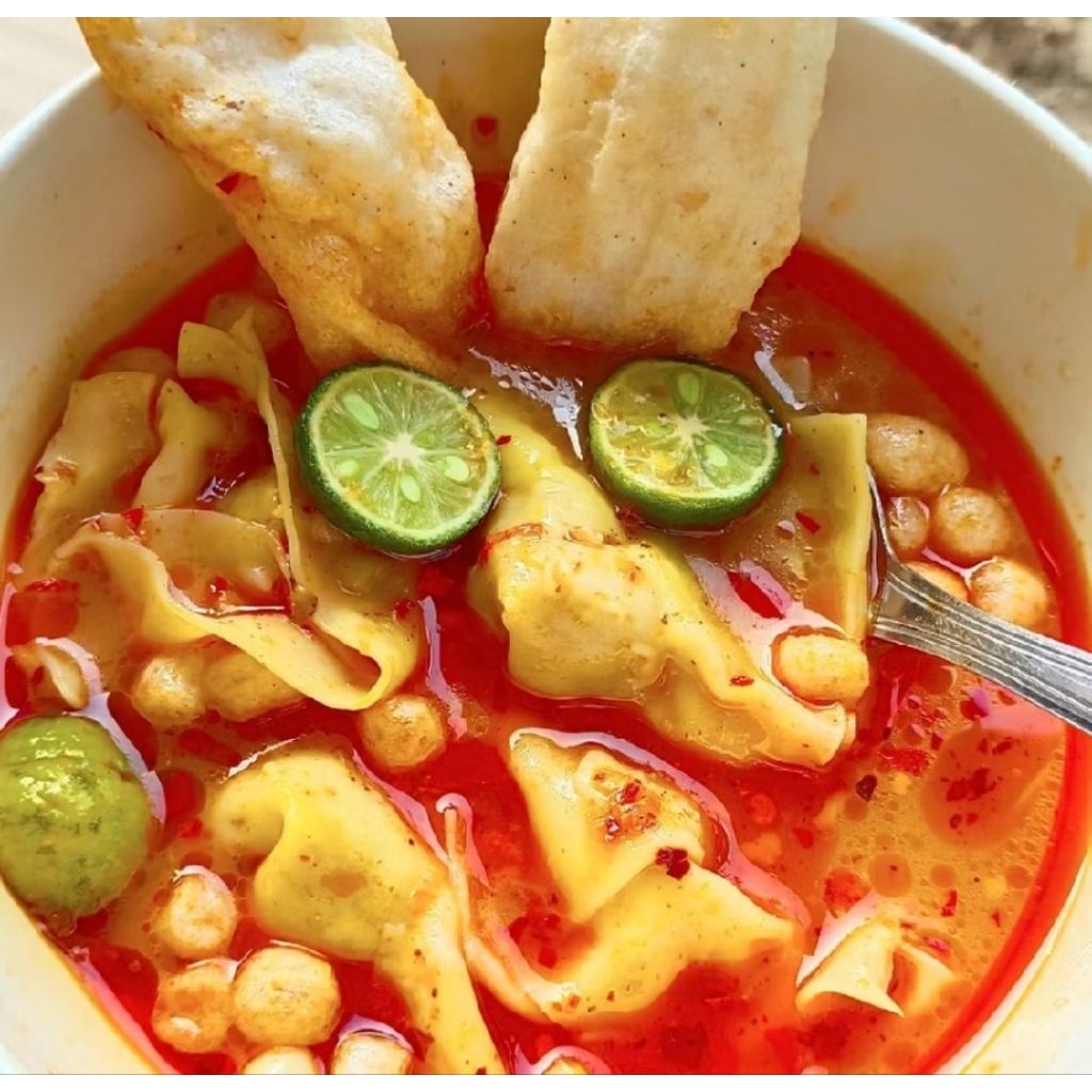 pangsit Wonton /pangsit kuah Chili oil /baso Aci instan ayam suwir pedas/baso Aci instan original pe