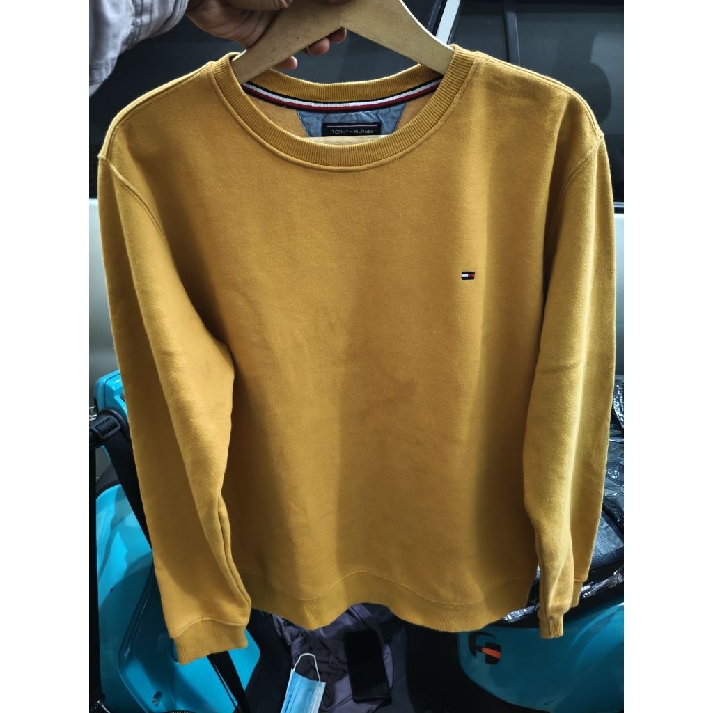 Tommy Hilfiger CN L56XP67 Good condition