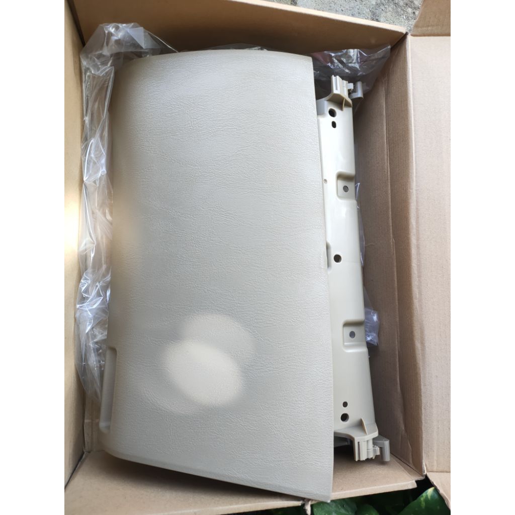 Tutup Laci Innova 2005 Cream