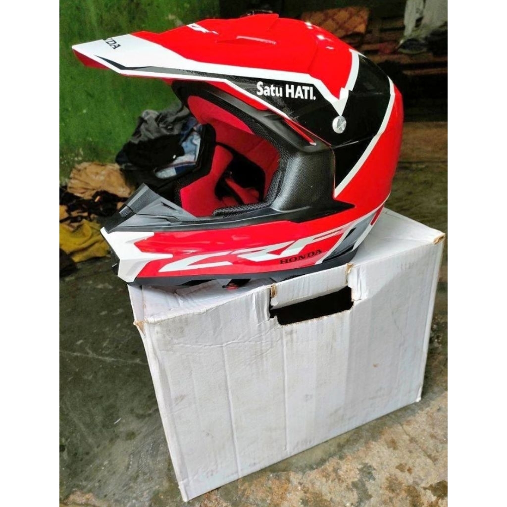 Helm CRF 150L