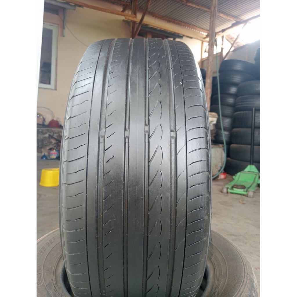 BAN 215 50 R17 YOKOHAMA ADVAN DB