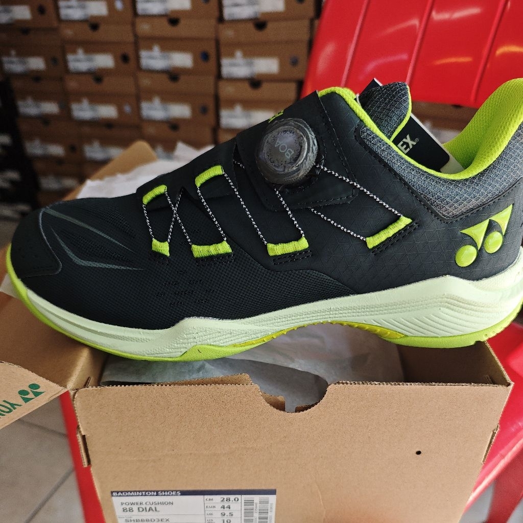 sepatu baru yonex power cushion 88 dial