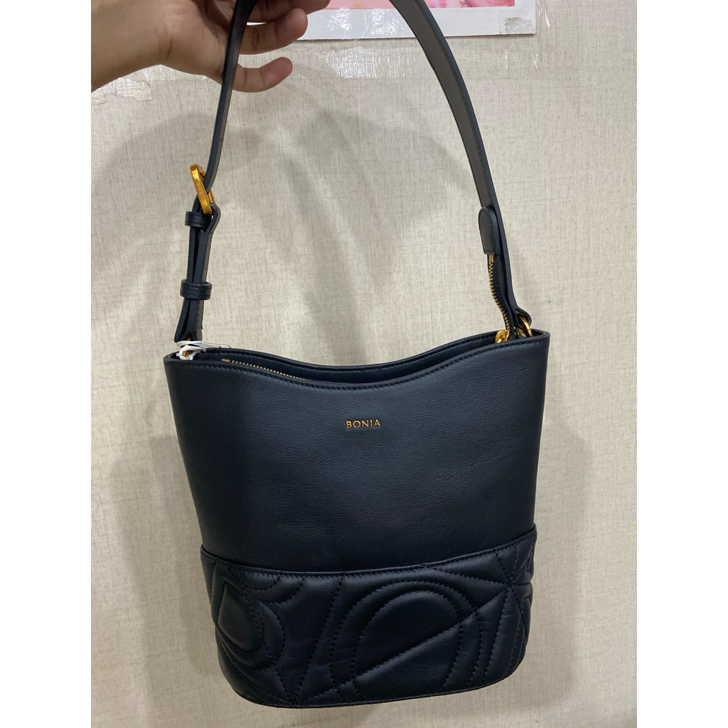 TAS BONIA ORIGINAL SHOLDER HITAM