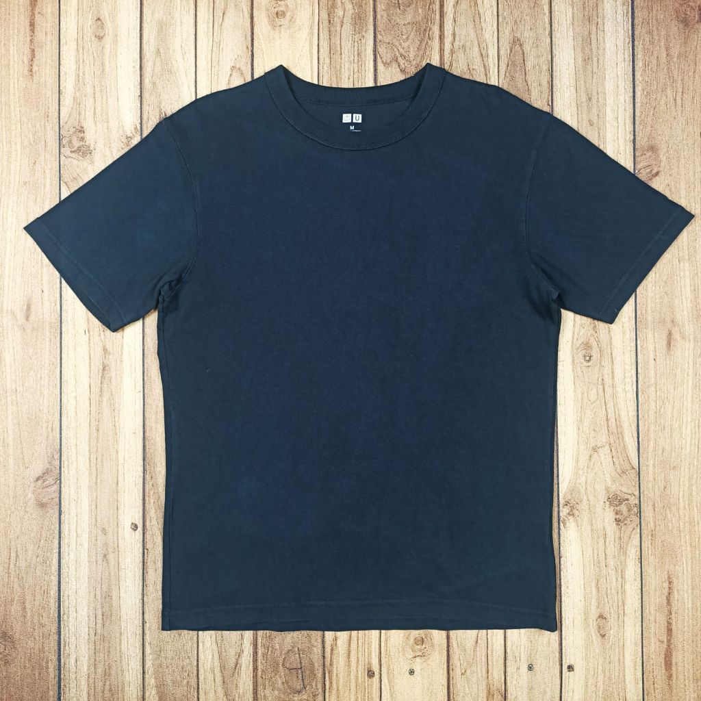 Kaos Uniqlo U