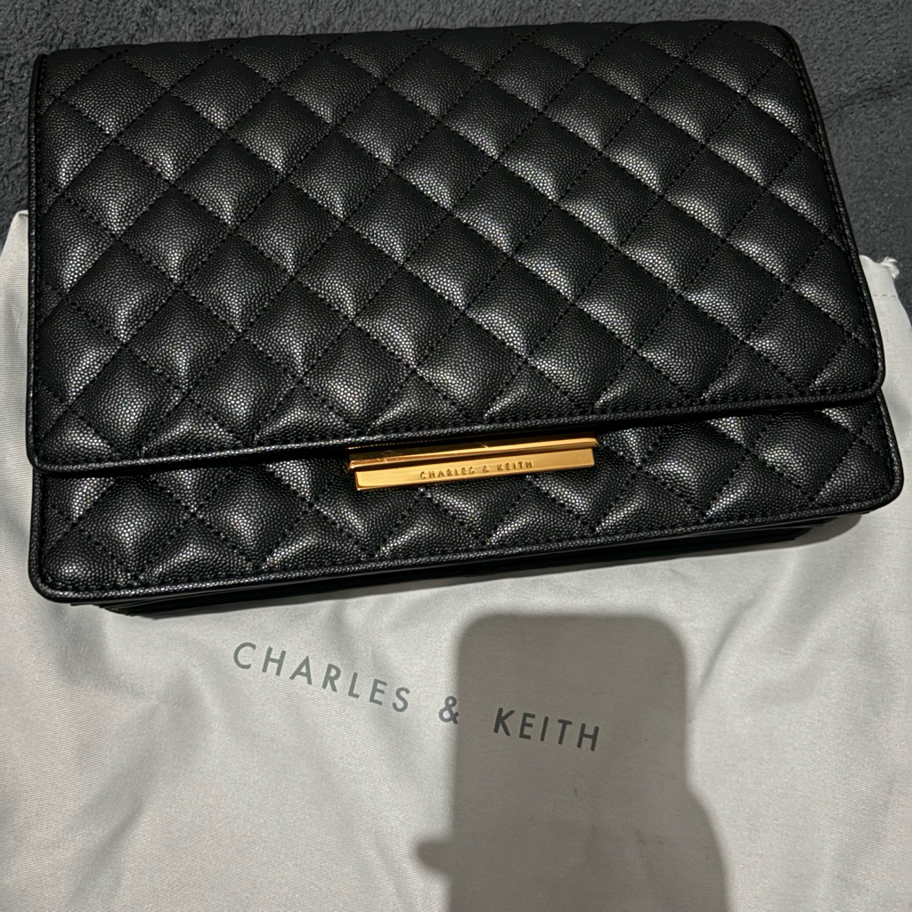 PRELOVED Charles & Keith Quilted Bag Chain Original