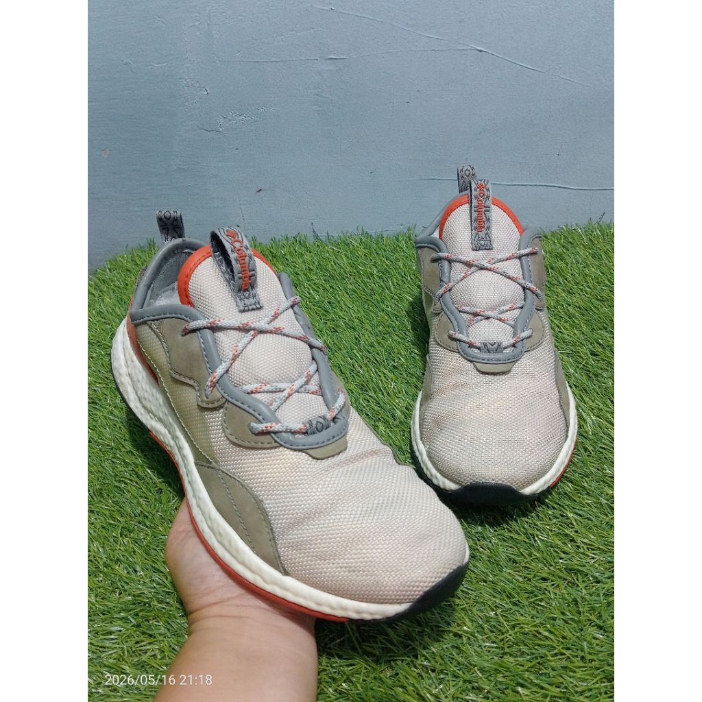 sepatu outdoor hiking Columbia low cut 41/26 cm
