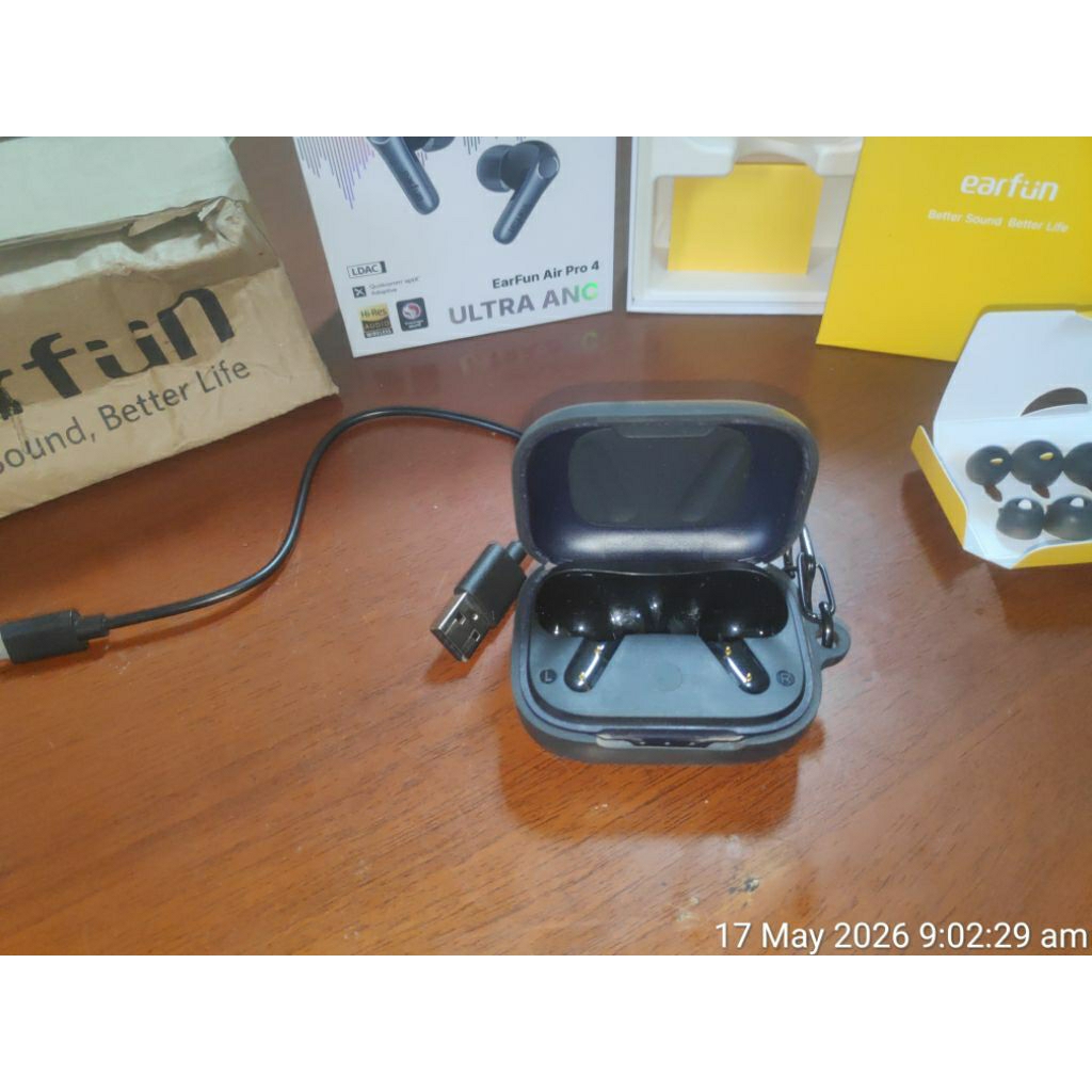 TWS Earfun Air Pro 4