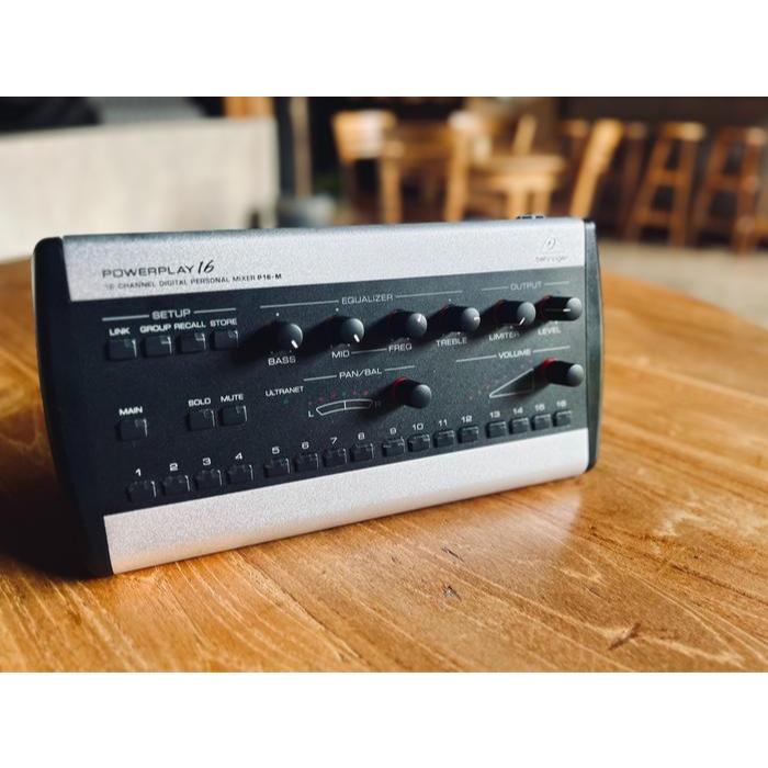 Behringer Powerplay 16 P16-M Amplifier dengan Input Ultranet & Output Line Out untuk Musik dan Audio