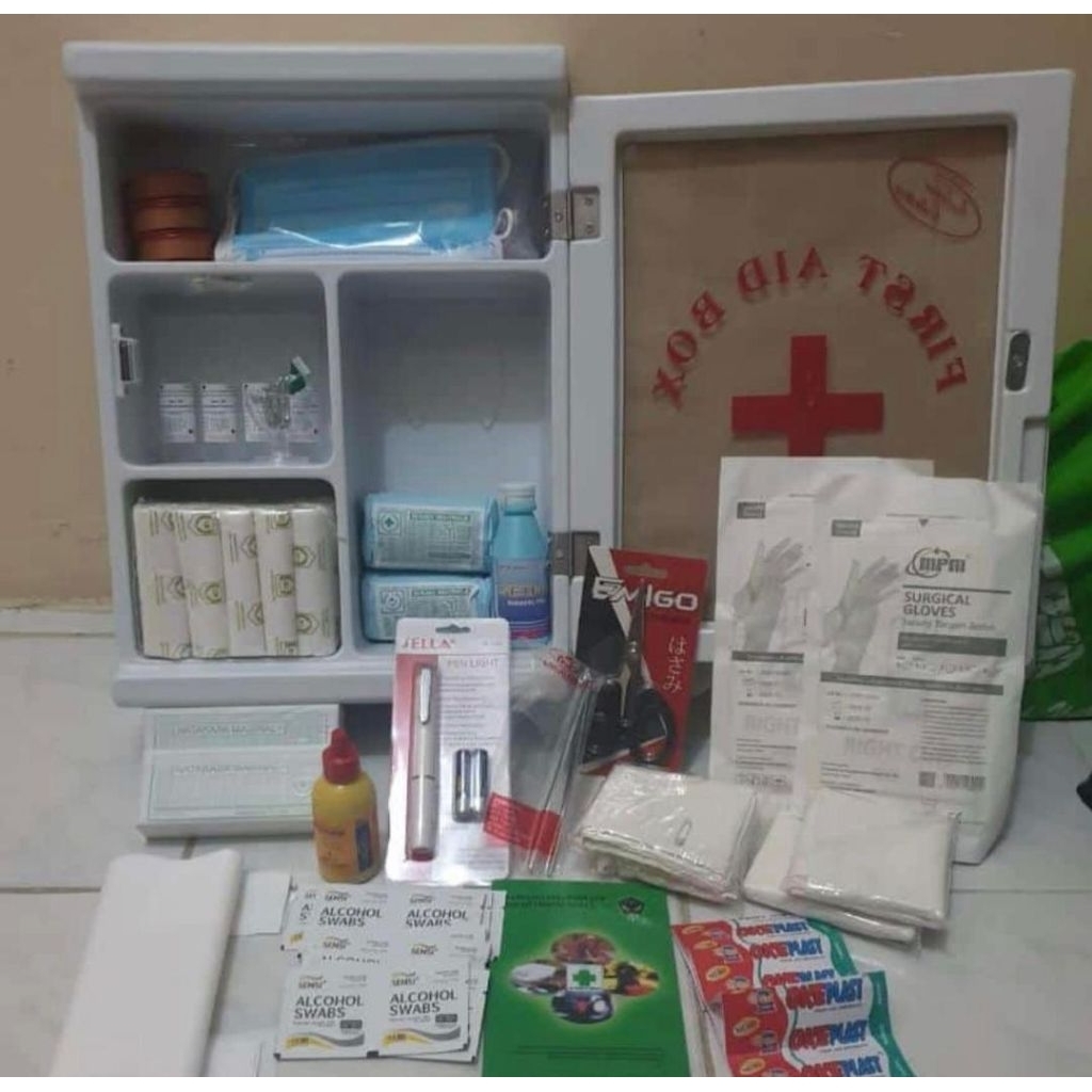 kotak p3k dinding besar kotak p3k isi lengkap kotak emergency kit C