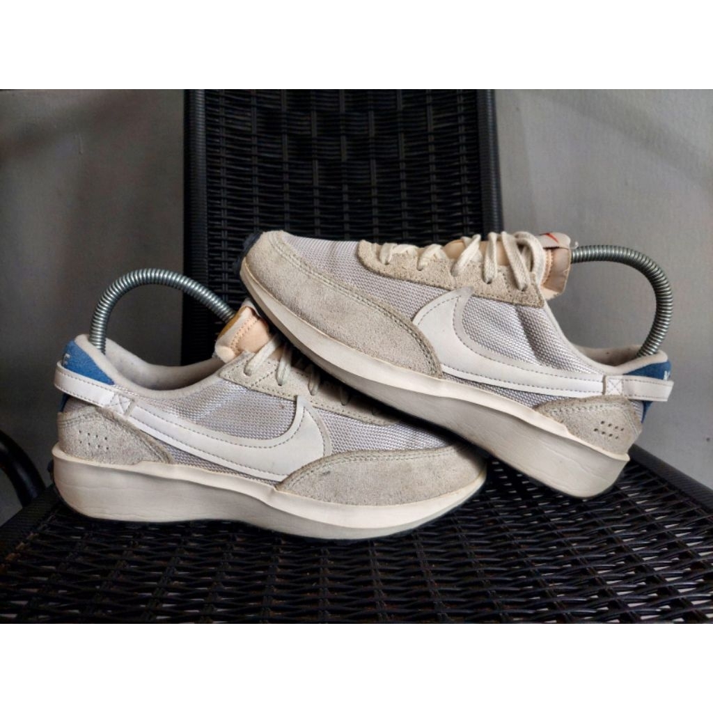 Sepatu Nike Waffle Debut