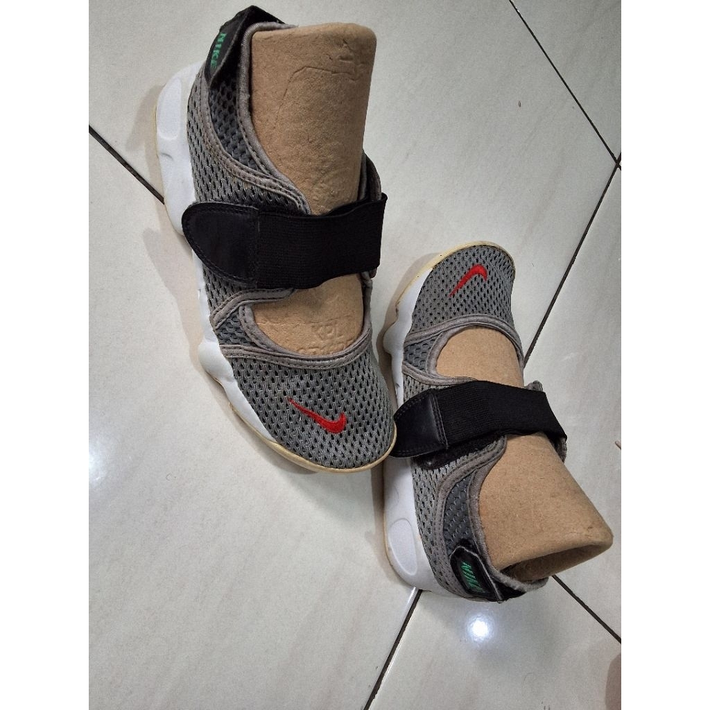 Sepatu Nike Anak/Preloved Sepatu Anak/Preloved Nike/Nike Air Rift/Preloved Nike Air Rift Original