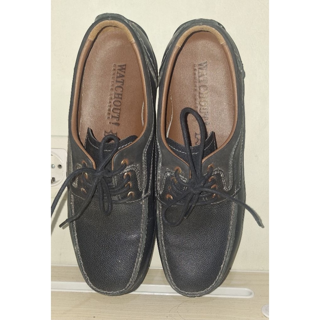 sepatu pantofel Watchout ukuran 42