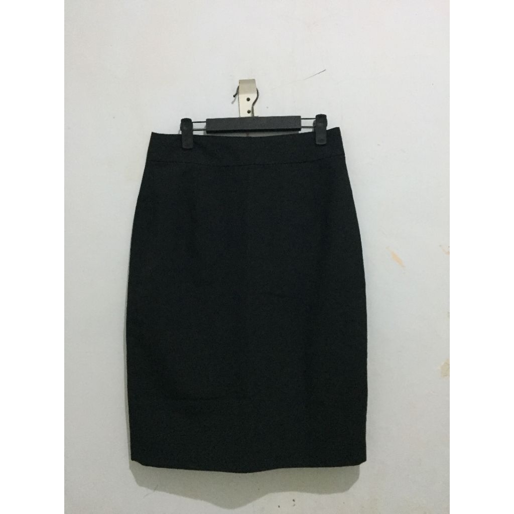 [preloved] rok pendek the executive hitam