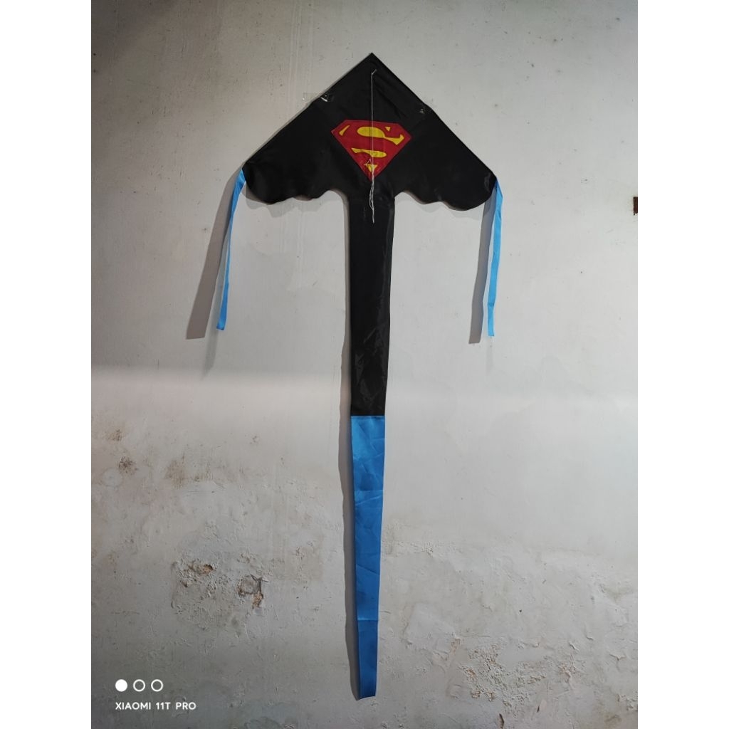 layang layang kain karakter logo superman bukan sablon