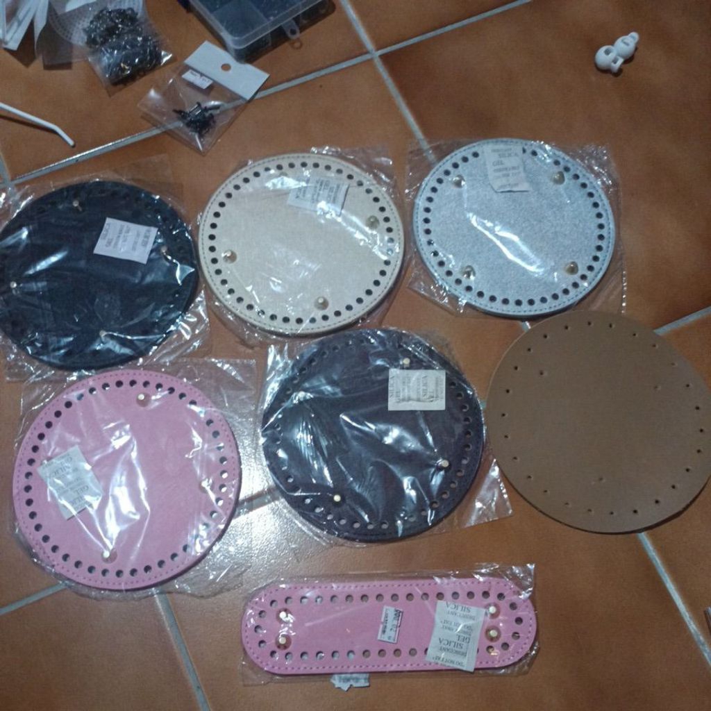 aneka alas tas rajut kulit