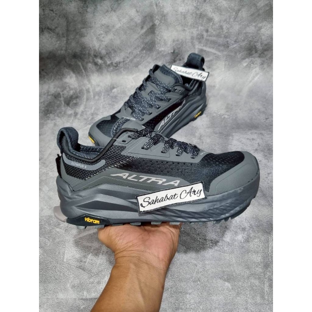 Sepatu Altra Olympus 6 Versatile Black