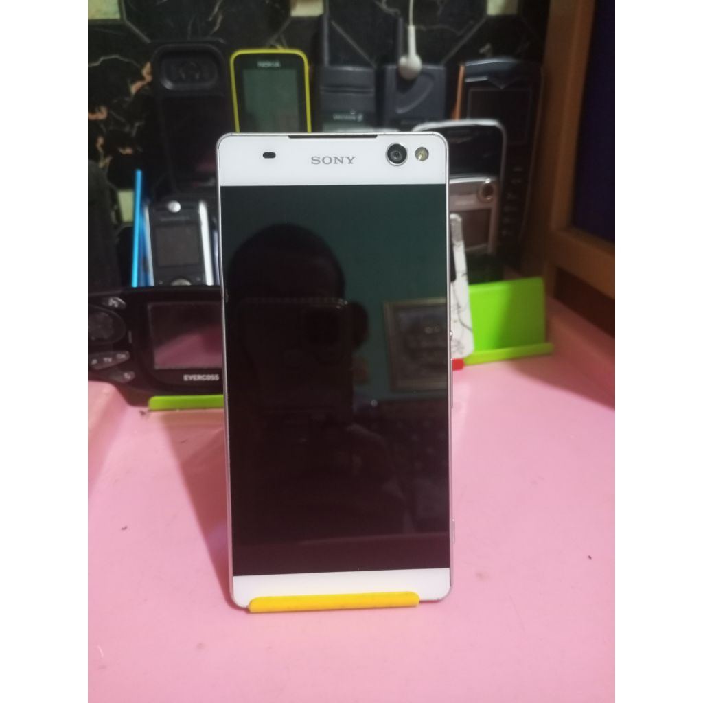 Sony Xperia C-5 ultra minus