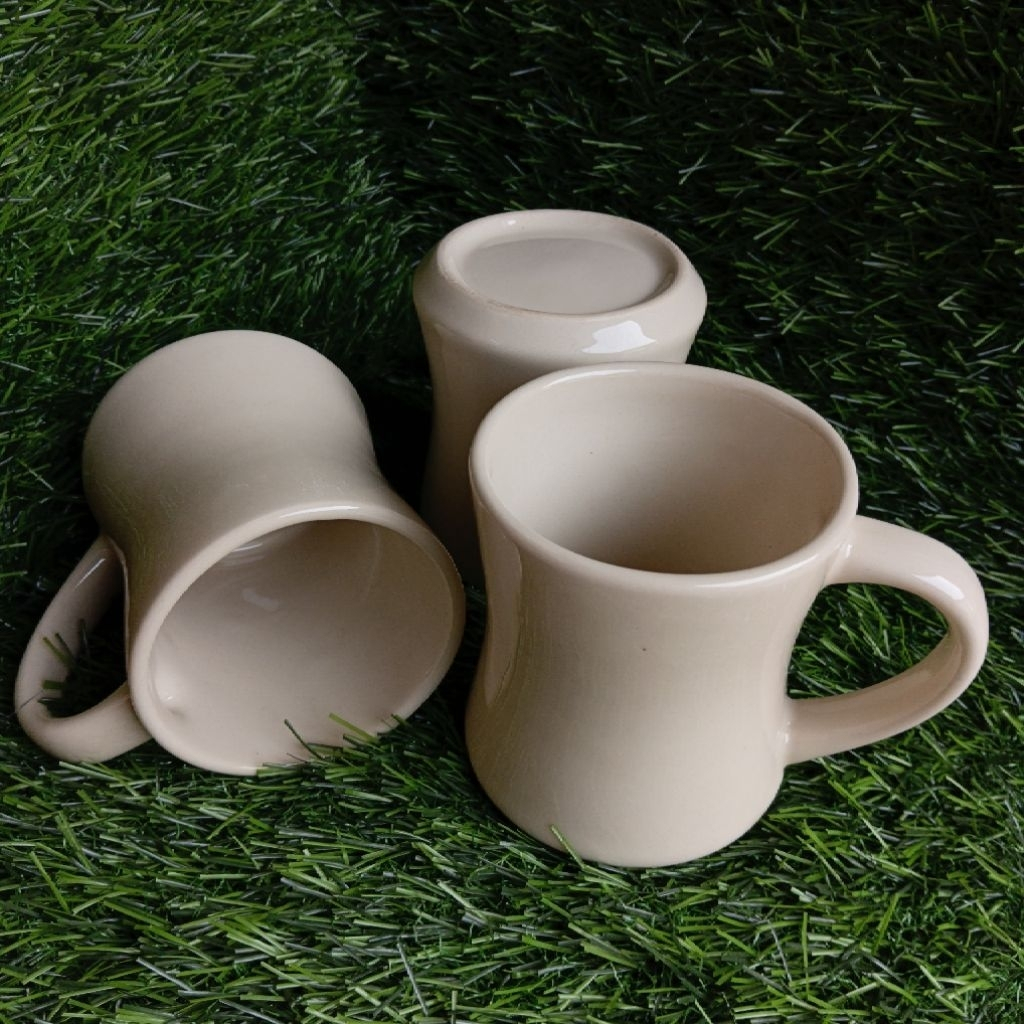 GELAS KERAMIK LANGSING / MUG KERAMIK HITAM DAN CREAM / ELEGANT, MEWAH, HARGA MURAH / GRATIS ONGKIR /