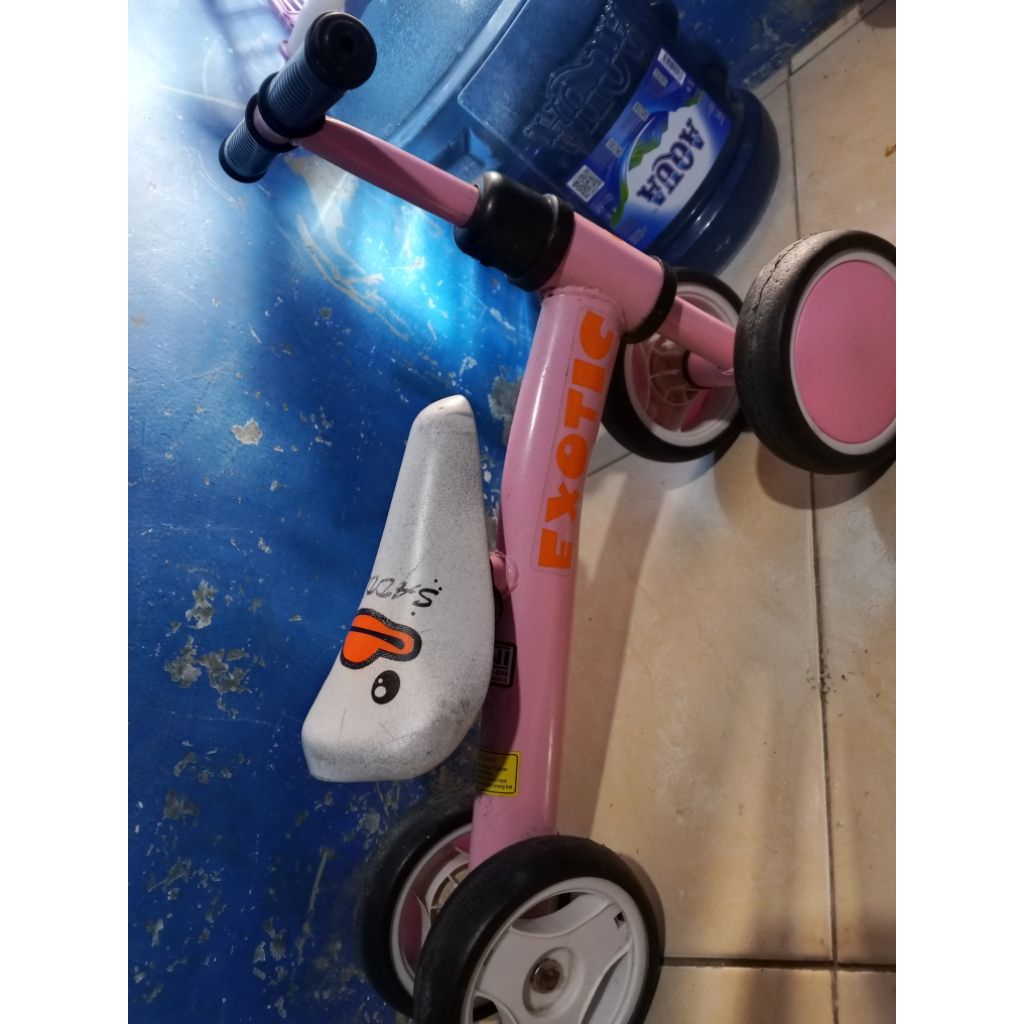 sepeda balance bike untuk anak usia 1 tahun - 3 tahun preloved
