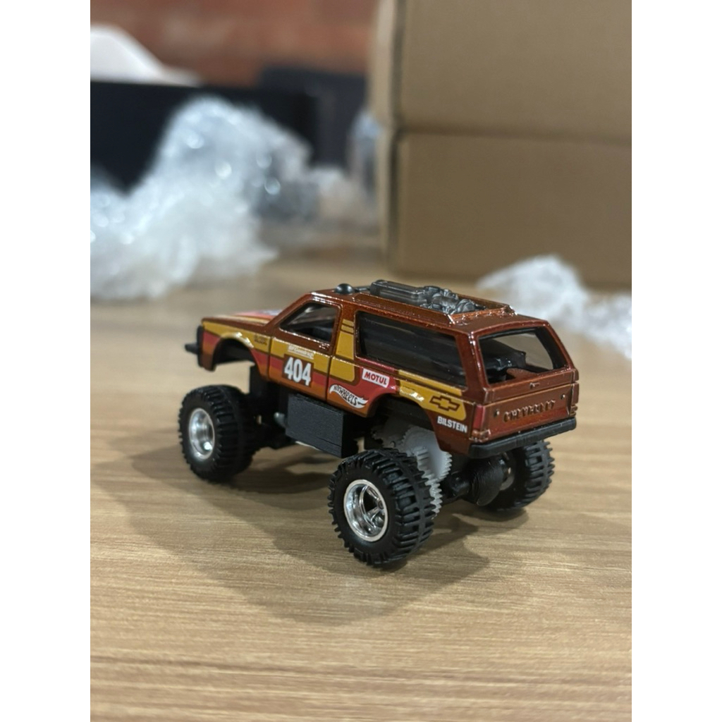 Mainan mini RC 1/64 Opel Blazer