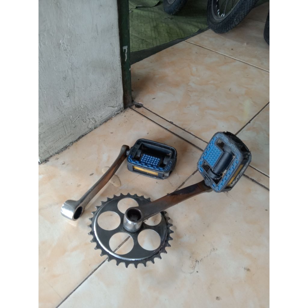 kreng +, pedal sepeda 20 in mini bekas