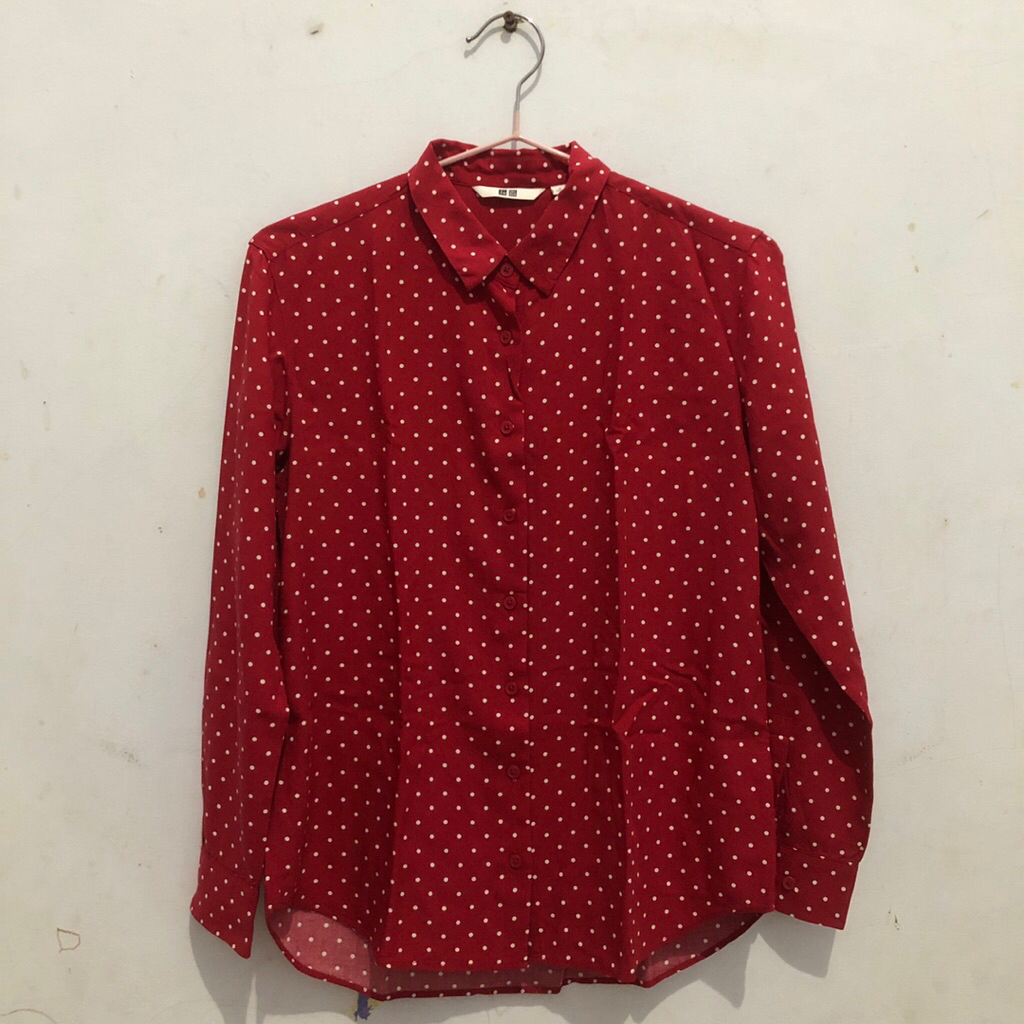 UNIQLO KEMEJA RAYON POLKADOT