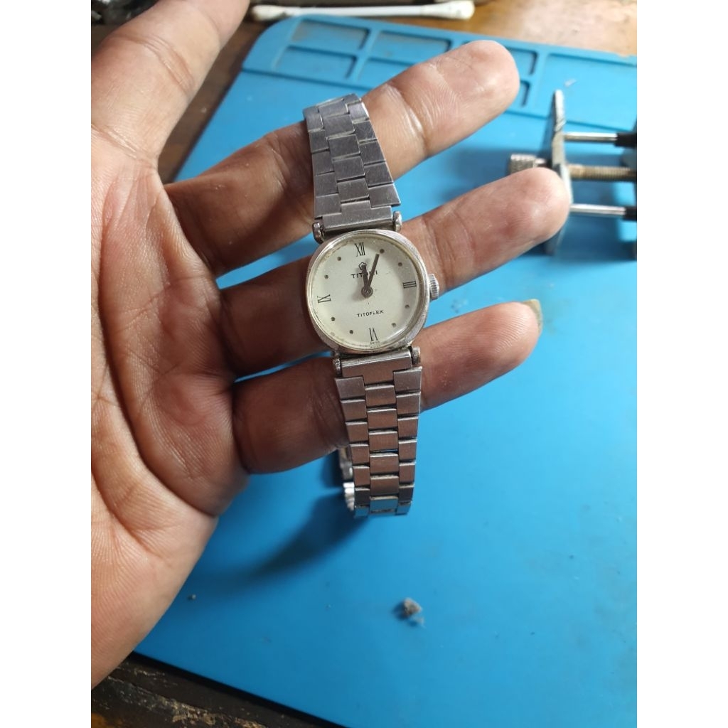 jam titoni lady