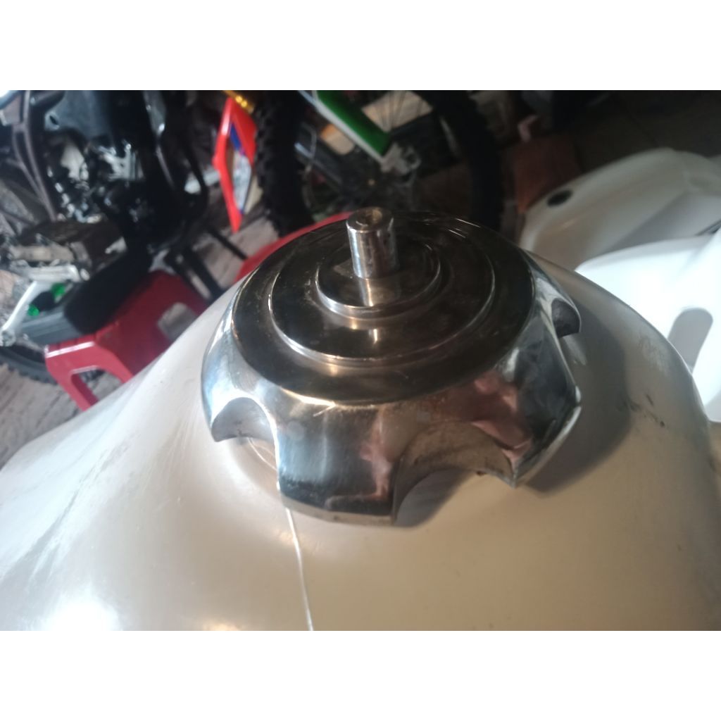 tangki Suzuki TS 125 bahan fiber
