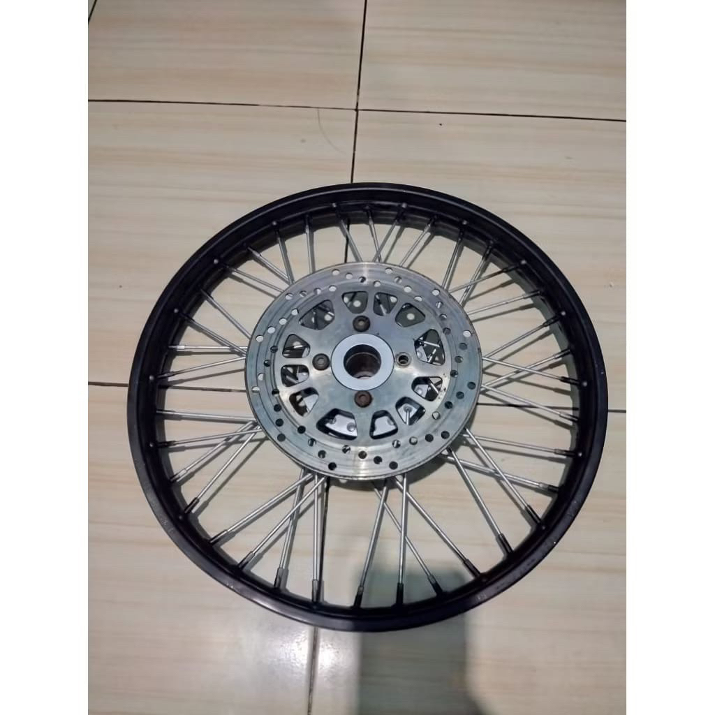 velg/pelek jari jari bagian depan motor Vega ZR/Vega new/Jupiter z Burhan/MX 135 ORI copotan