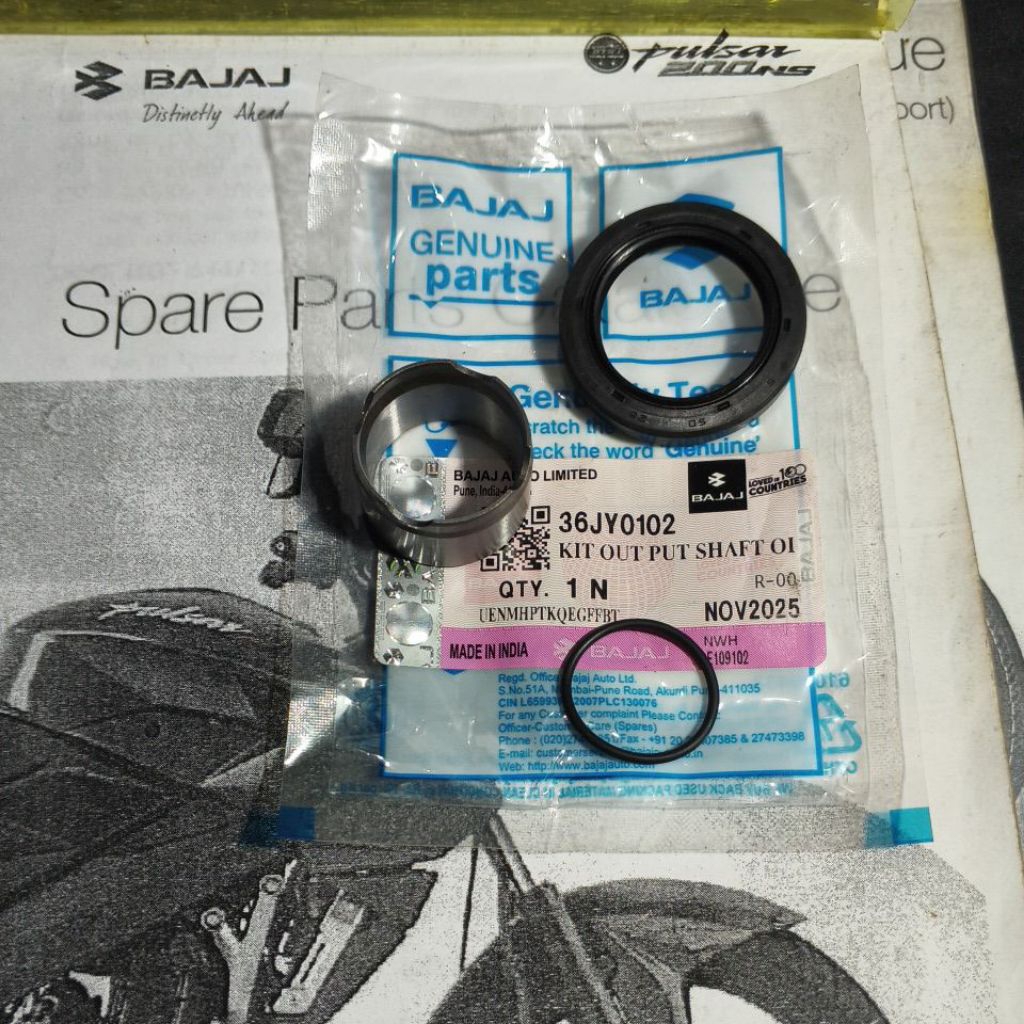 SEAL SIL GEAR DEPAN KTM DUKE 250 , KTM RC 390 ORIGINA