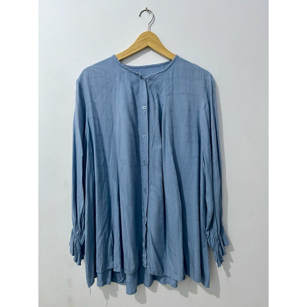 Blouse baby blue